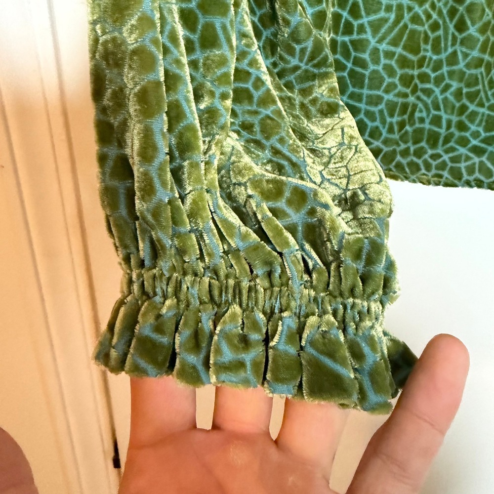 Hale Bob Green Velvet Giraffe Print Off Shoulder Long Sleeve Tassel Top S - Picture 2 of 9